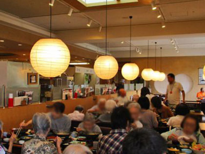 宝塚市の介護付き有料老人ホーム エクセレント花屋敷ガーデンヒルズの退屈しない日々の暮らし「外食レク」