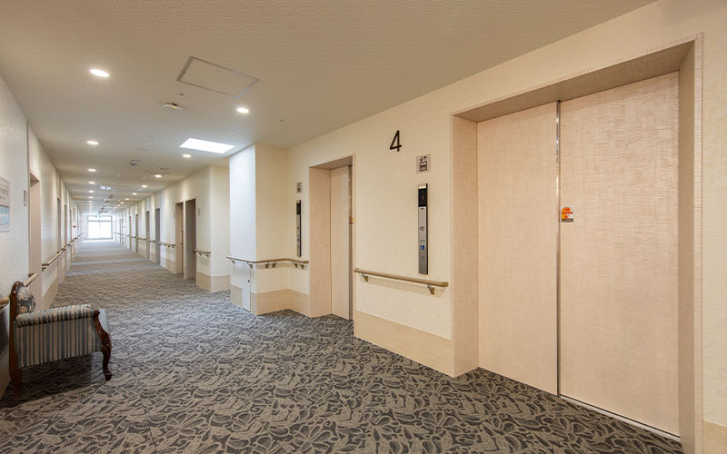 エクセレント宝塚プレミア：廊下・EV