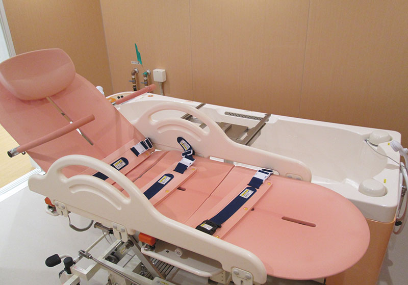 平塚市のグループホーム えくせれんと湘南シーサイド【特浴室】