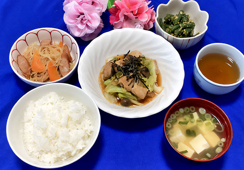 平塚市のグループホーム　えくせれんと湘南シーサイド【昼食】